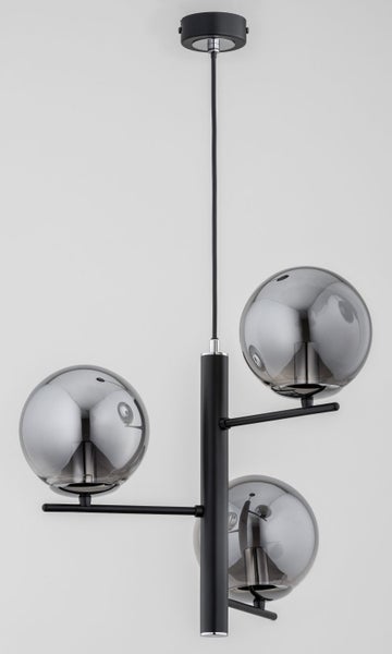 Moderne Pendelleuchte mit drei kugelformigen Glasschirmen an einem zentralen Metallstab zur Deckenmontage