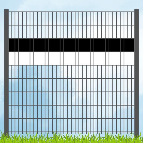 Doppelstabmattenzaun vor blauem Hintergrund