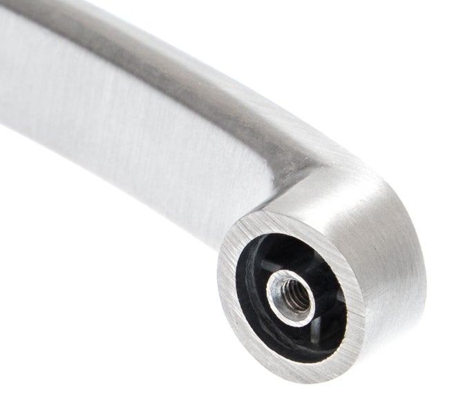 Detailansicht eines Möbelgriffs aus Metall mit Gewinde