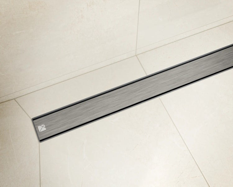 Bodenebene Duschrinne aus Edelstahl im Badezimmer