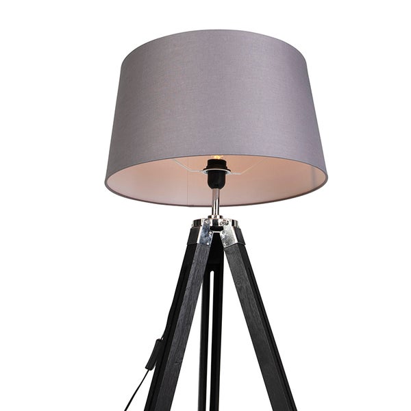 Stehlampe mit grauem Lampenschirm und Dreibein-Holzfuß