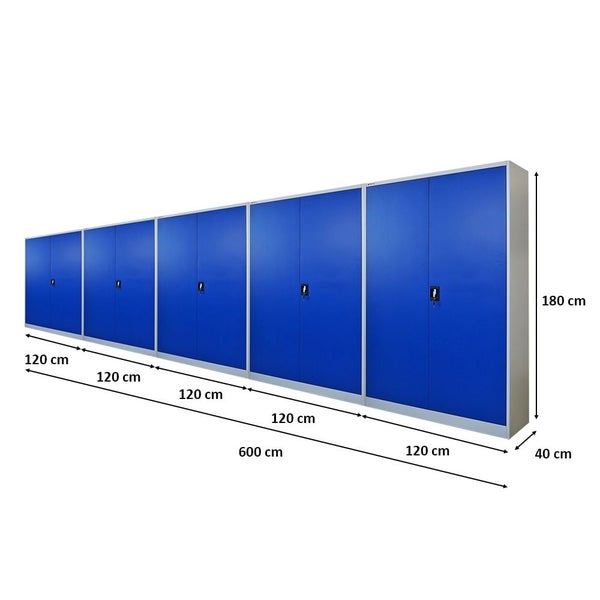 Reihe von blauen Metallspinden mit den Maßen 180 cm Höhe, 120 cm Breite und 40 cm Tiefe.