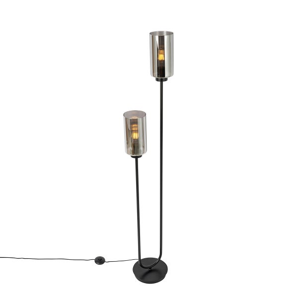 Stehleuchte mit zwei Glaslampenschirmen auf schwarzem Metallgestell