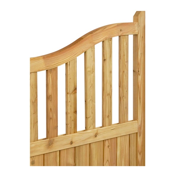 Gartentor aus Holz mit gebogener Oberseite