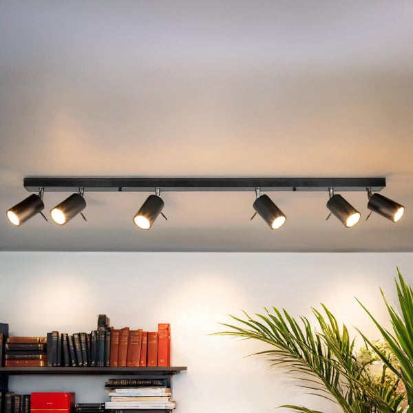 Deckenleuchte mit sechs Strahlern zur Innenraumbeleuchtung