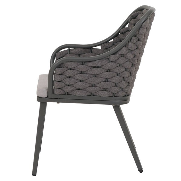 Gartenstuhl mit Armlehne, Sitzkissen und geflochtener Rückenlehne