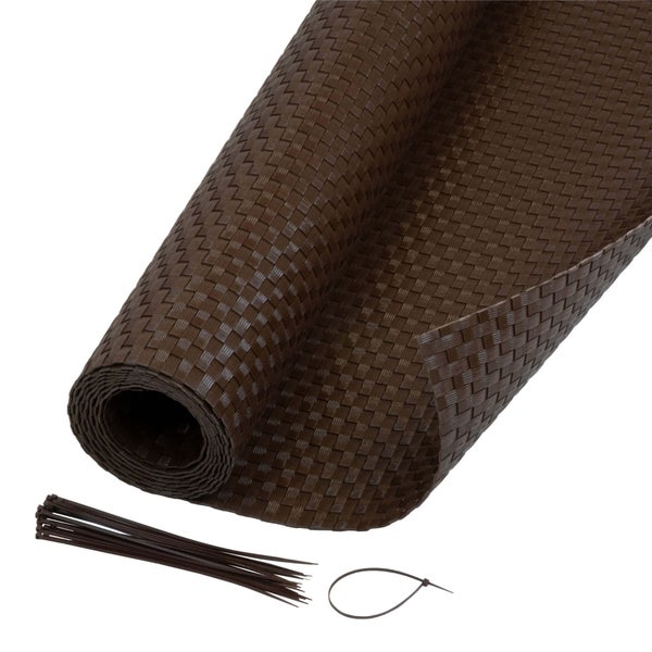 Braune Sichtschutzmatte aus Polyrattan-Geflecht auf Rolle inklusive Kabelbinder.