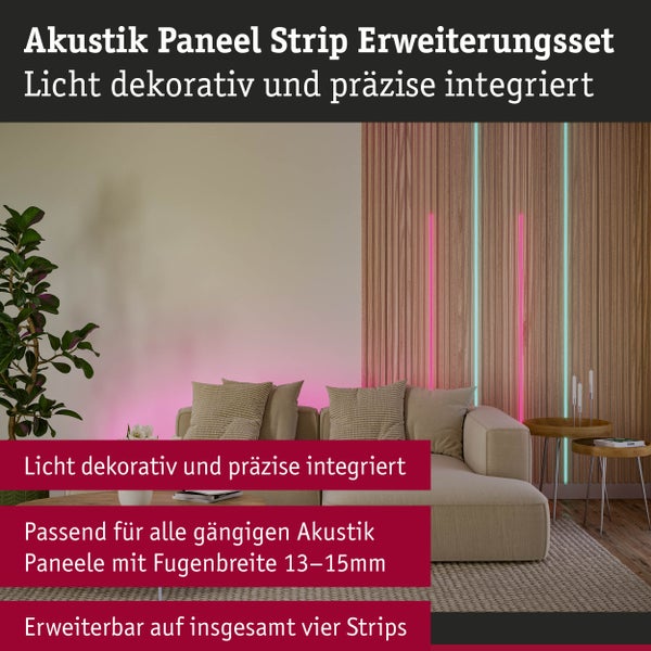 Modernes Wohnzimmer mit Akustikpaneelen an der Wand und integrierten LED-Strips zwischen den Holzlamellen.