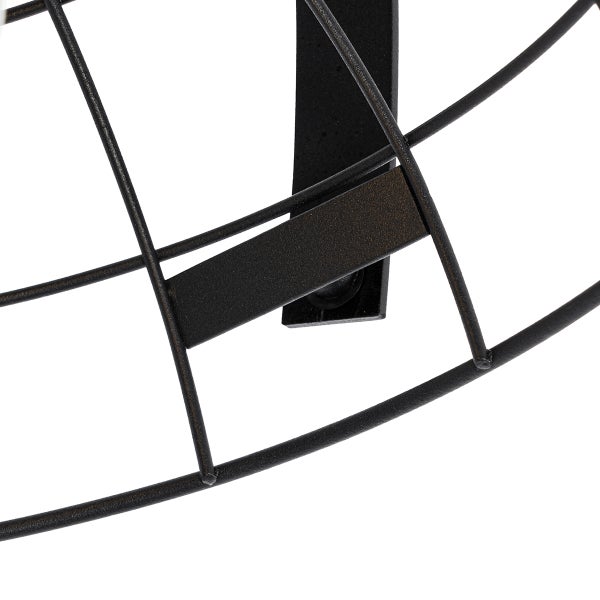 Detail einer Deckenleuchte mit Drahtgestell