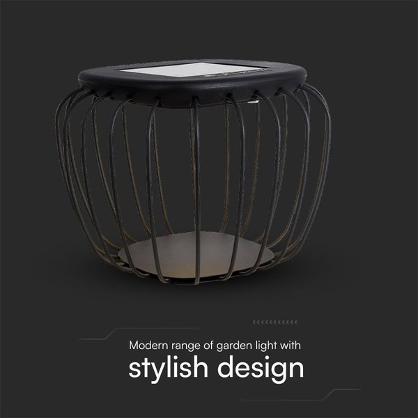 Gartenleuchte mit Solarpanel und Metallgestell