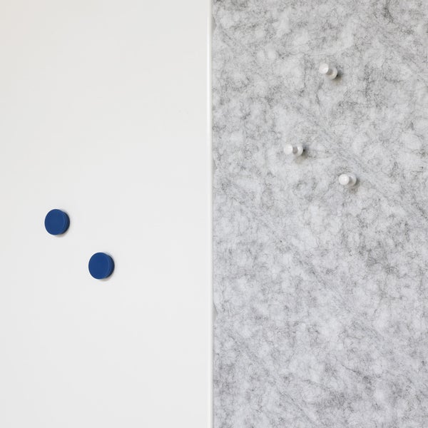 Akustisches Wandpaneel aus PET-Filz – 100 x 100 cm – Fischgrätenmuster Hellgrau