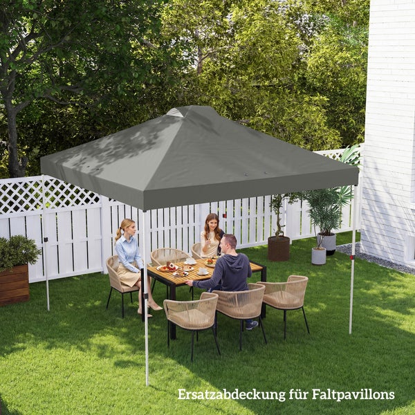 Graue Ersatzabdeckung für Faltpavillons im Garten über einer Sitzgruppe auf einem Rasen vor einem weißen Zaun.