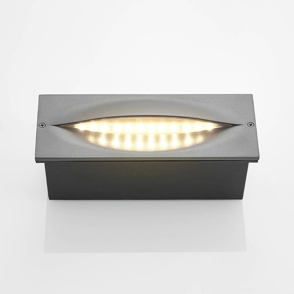 Rechteckige LED-Wandeinbauleuchte aus Metall in Anthrazit mit Lichtschlitz.