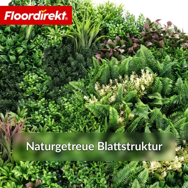 Floordirekt Logo. Detailaufnahme einer künstlichen Pflanzenwand mit naturgetreuen Blattstrukturen verschiedener Kunstpflanzen wie Farnen und Gräsern.