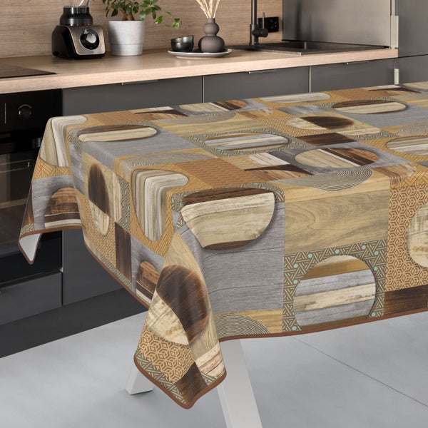 Tischdecke mit Holzdesign auf Küchentisch