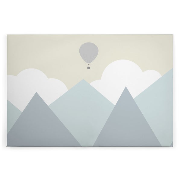 Wandbild mit minimalistischem Motiv von Bergen und einem Heißluftballon vor einem bewölkten Himmel.