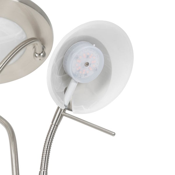 Nahaufnahme einer Lampe mit LED-Licht und Lampenschirm