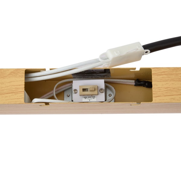 Innenansicht einer LED Deckenleuchte mit Farbtemperaturwahlschalter fuer 2700 Kelvin, 3300 Kelvin oder 4000 Kelvin.