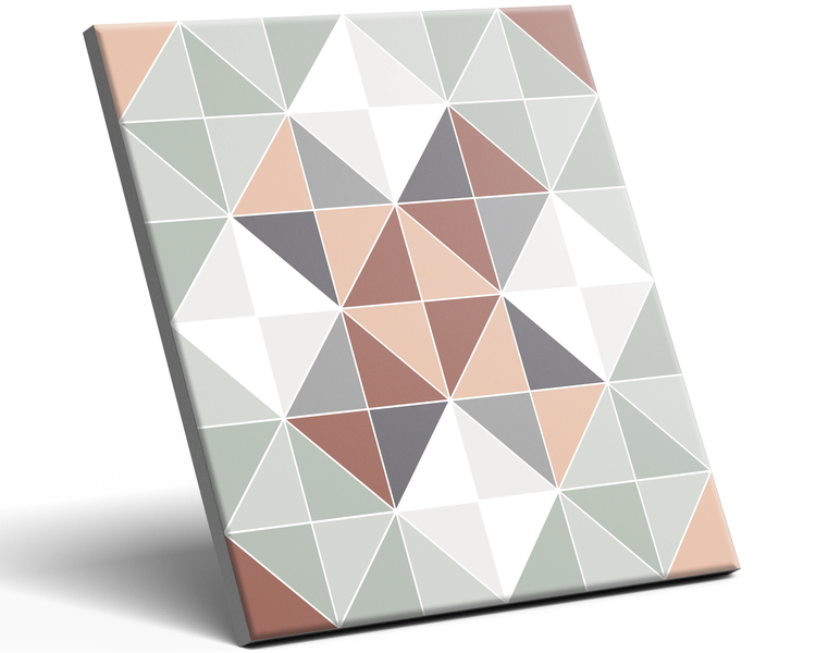 Terrassendielen aus Holzverbundwerkstoff mit Schale und einer Schale mit Weintrauben