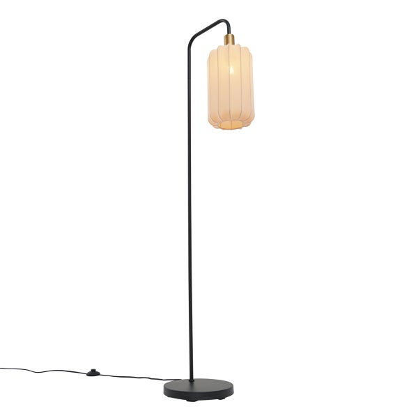 Stehleuchte mit Stoffschirm und Metallfuß