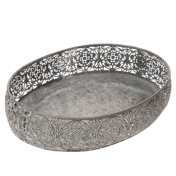Ovales Dekotablett aus Metall mit filigranem Durchbruchmuster.