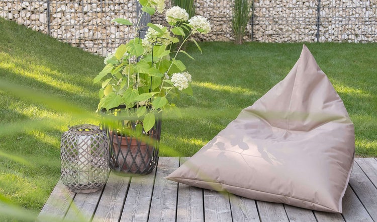 Sitzsack Outdoor für Balkon und Garten 'Der Sommerschlitten', Bean Bag mit EPS-Perlen Füllung, Relaxliege federleicht, Liegekissen, Bodenkissen für Kinder und Erwachsene in petrol