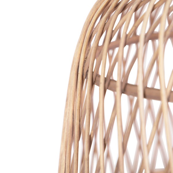 Detailansicht eines Lampenschirms aus Rattan.