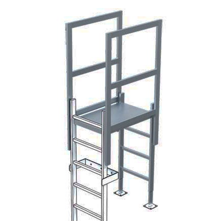 Industrielle Überstiegsleiter mit Plattform und Geländer für erhöhte Arbeitsbereiche.