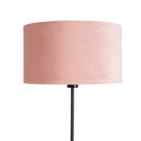 Stehlampe mit rosafarbenem Lampenschirm aus Stoff und schwarzem Lampenfuß