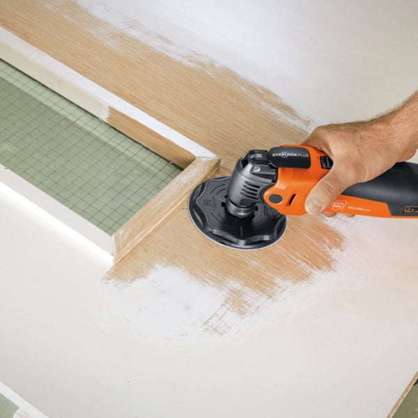 Schlitzschraubendreher mit blau-schwarzem Griff