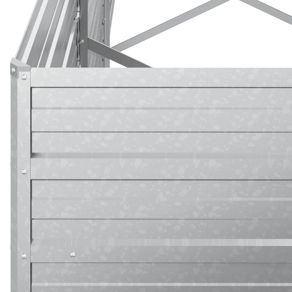 Detailansicht eines verzinkten Hochbeets aus Metall mit horizontalen Lamellen.