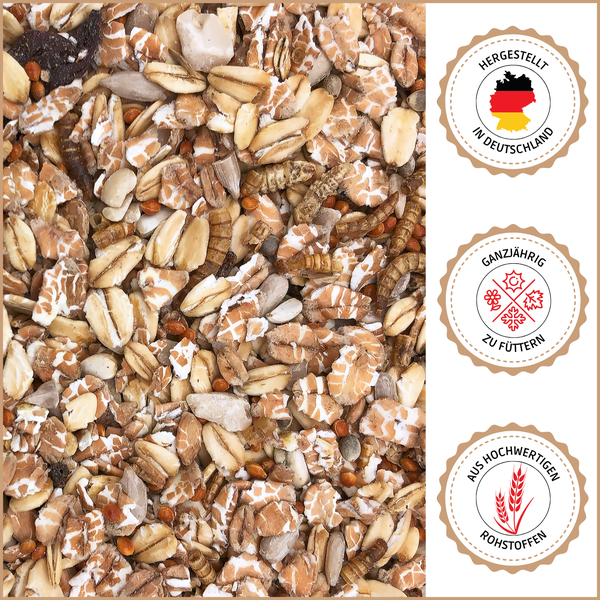 Vogelfutter mit Getreideflocken und Insekten, hergestellt in Deutschland. Ganzjährig zu füttern. Aus hochwertigen Rohstoffen.