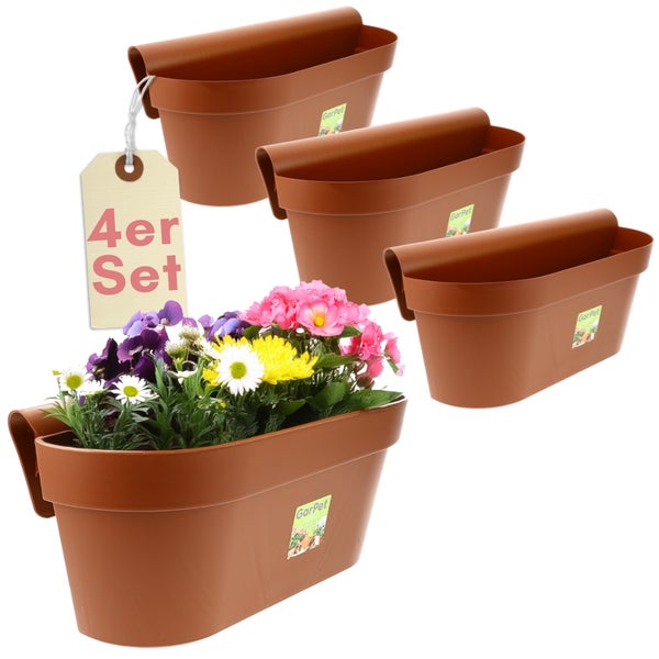GarPet Balkonhängetöpfe aus Kunststoff im Vierer-Set, ein Topf mit Blumen bepflanzt.