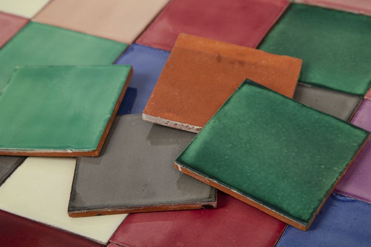 Fliesen in verschiedenen Farben