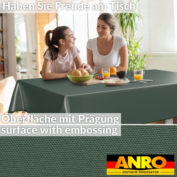 Tisch mit geprägter Tischdecke und Anro Logo