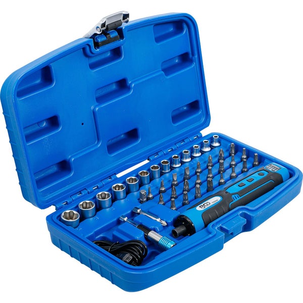 Akkuschrauber-Set mit Bits und Steckschlüsseln im blauen Koffer