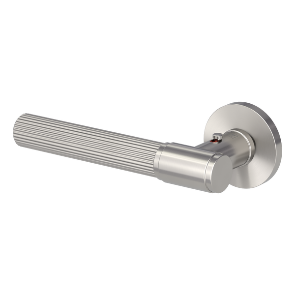 Türdrücker aus Edelstahl mit geriffeltem Griff, runder Rosette und Lock-it Verriegelungsknopf.