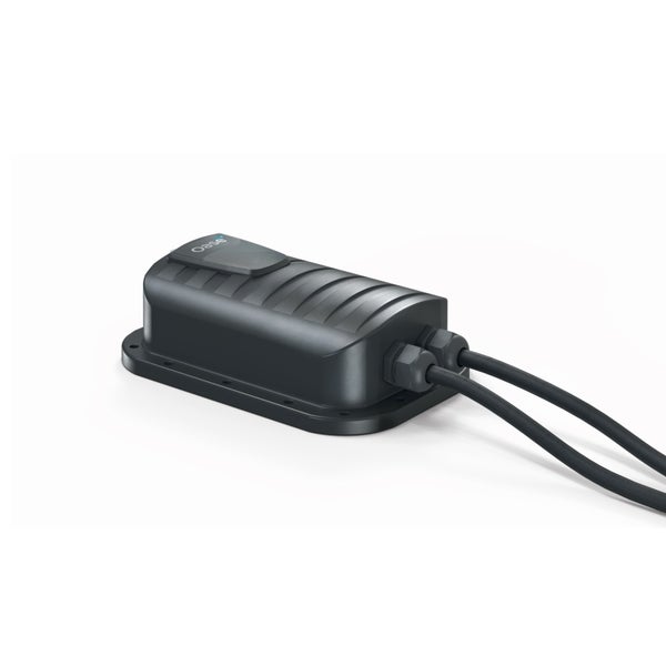 Oase Anschlussbox für Teichgeräte mit zwei Kabeln und Montageöffnungen an der Bodenplatte.