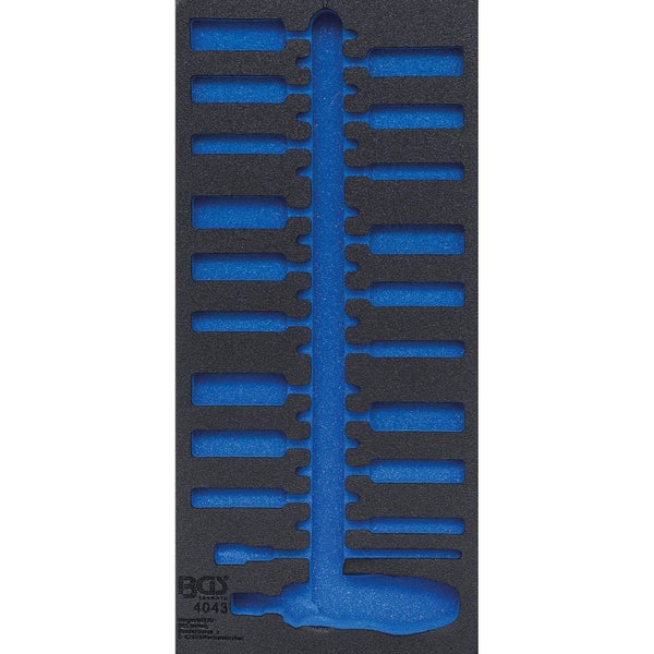 Werkzeugeinlage aus Schaumstoff mit Aussparungen für Werkzeuge, BGS technic Logo.