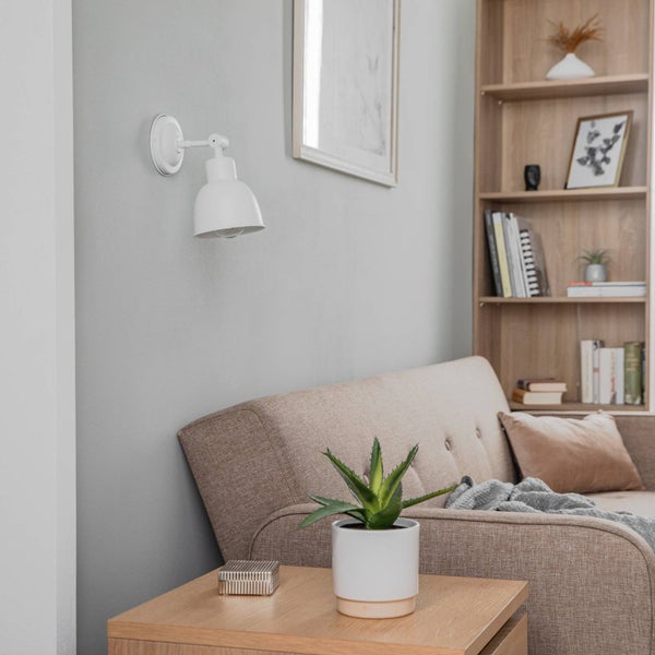 Wandleuchte mit verstellbarem Arm