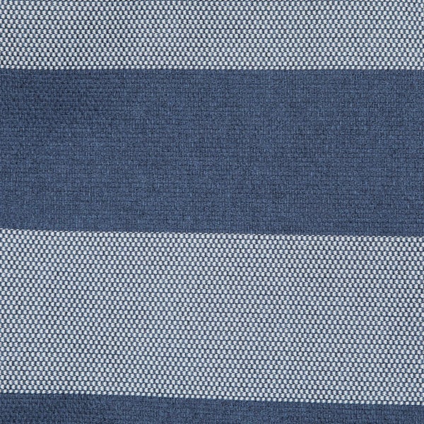 Nahaufnahme eines gewebten Stoffes mit horizontalen blauen und weiß-blau gemusterten Streifen.