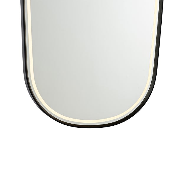 Detailansicht eines Spiegels mit Beleuchtung