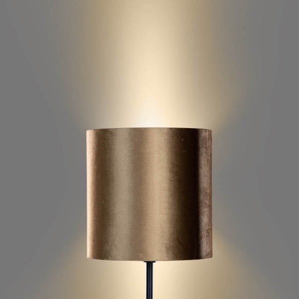 Stehlampe mit Stoffschirm