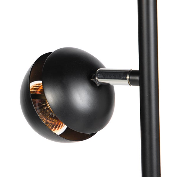 Detailaufnahme einer schwarzen Kugel-Lampe an einem Lampenstiel