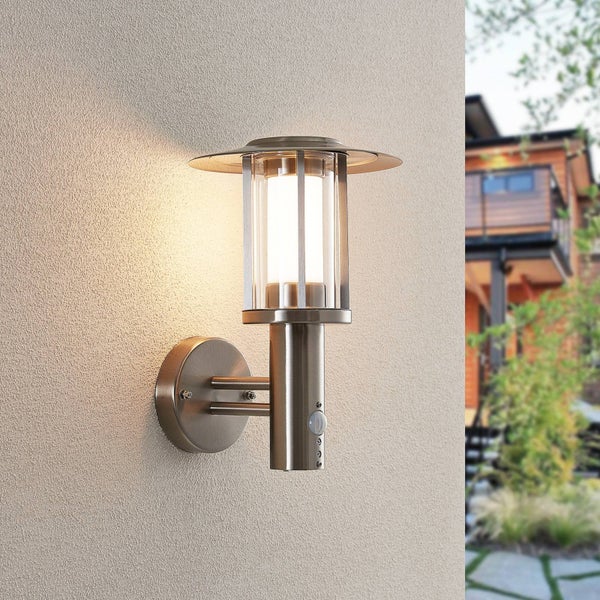 Lindby LED Wandleuchte außen Gregory mit Bewegungsmelder (spritzwassergeschützt (Modern) in Alu aus Edelstahl (1 flammig, ) - Wandlampe für Außenwand/Hauswand Haus Terrasse und Balkon