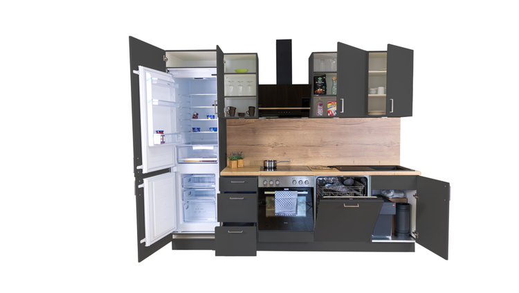 Komplette Küche mit Kühlschrank, Geschirrspüler, Herd und Schränken in dunkler Farbe