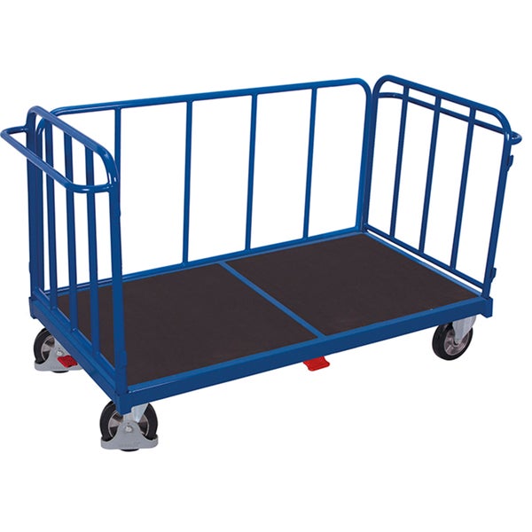 Blauer Paketwagen mit drei Gitterwänden und dunkler Holzladefläche auf vier Rollen.