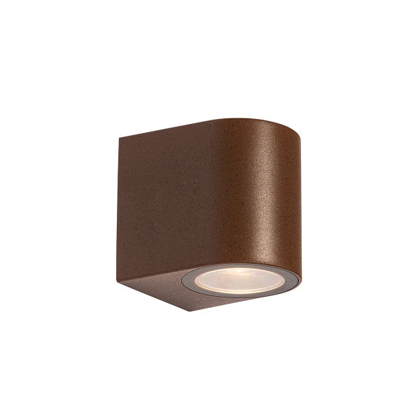 Moderne Außenwandleuchte aus Metall in Rostoptik mit nach unten gerichtetem Lichtstrahl.