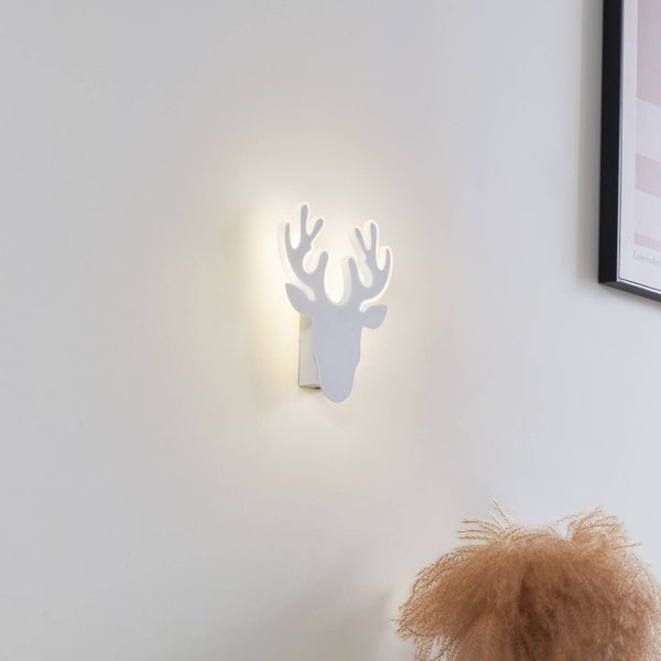 Lindby LED Wandleuchte, Wandlampe Innen Hirvi (Modern) in Weiß aus Metall (1 flammig ) - Wandstrahler Wandbeleuchtung Schlafzimmer / Wohnzimmer Wohnzimmerleuchte