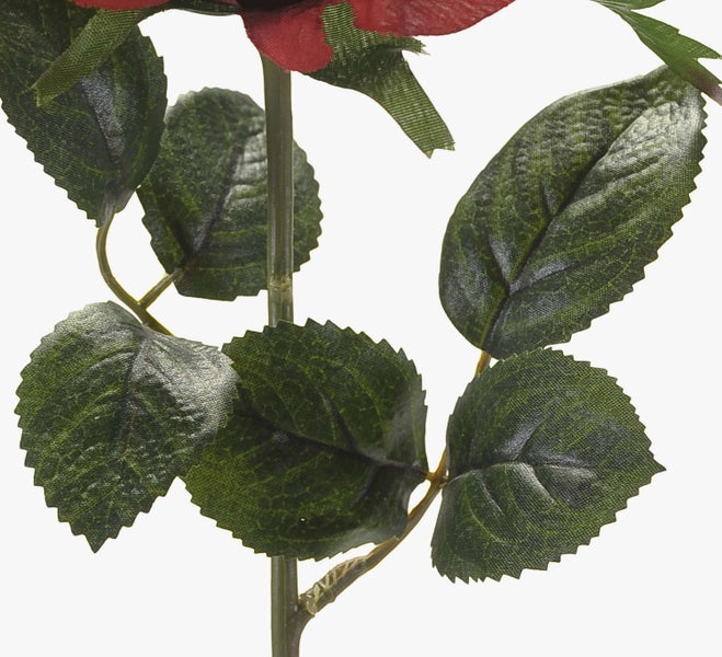 Künstliche Rose Detailansicht mit grünen Blättern und Stiel.